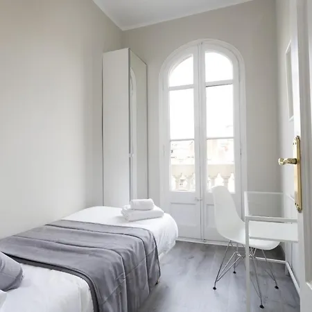 Priority Fira Apartments