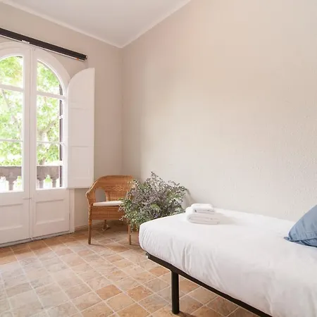 Priority Fira Apartments Apartment