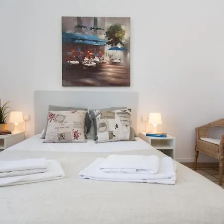 Priority Fira Apartments *