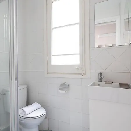 Priority Fira Apartments